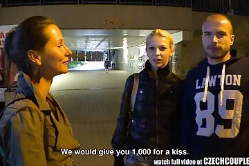 امرأة سوداء مرنة تتعرض سكسي ناااار للغش مع جارتها من أوروبا