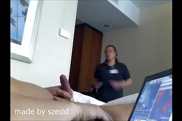 يمتص بشدة لدرجة أنه فلم سكسي نار يكاد يختنق بالحيوانات المنوية