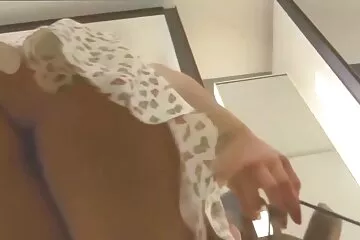 في عملية التمثيل ، وضع الزنجي الجمال الفاتن في صور نار سكسي السرطان